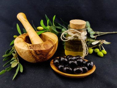 Dal ve meyveli soğuk zeytinyağı