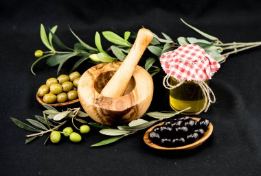 Dal ve meyveli soğuk zeytinyağı