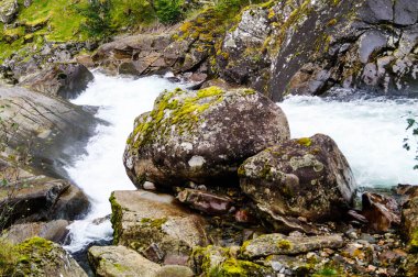 Geiranger Norveç 'te Storfossen şelalesi