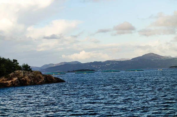 Mit Einem Kreuzfahrtschiff Den Norwegischen Fjorden — Stockfoto