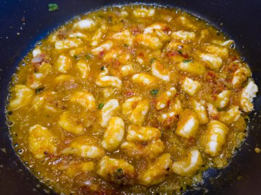 İtalyan spesiyali karidesli spagetti alla busara makarna