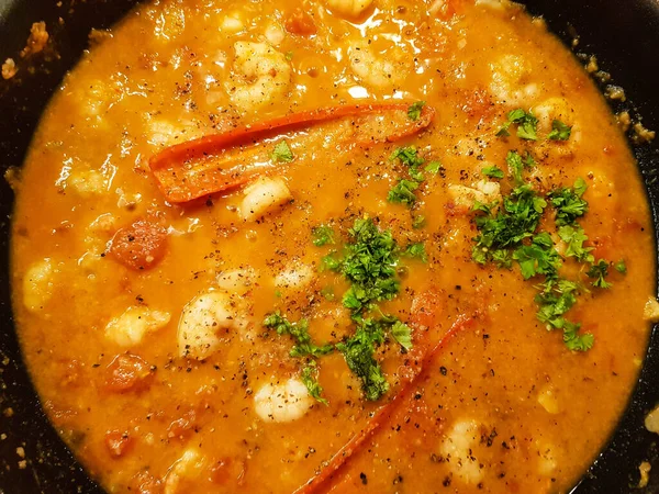 İtalyan spesiyali karidesli spagetti alla busara makarna