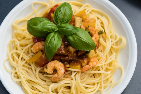 Spaghetti Alla Busara Pasta Met Garnalen Italiaanse Specialiteit — Stockfoto