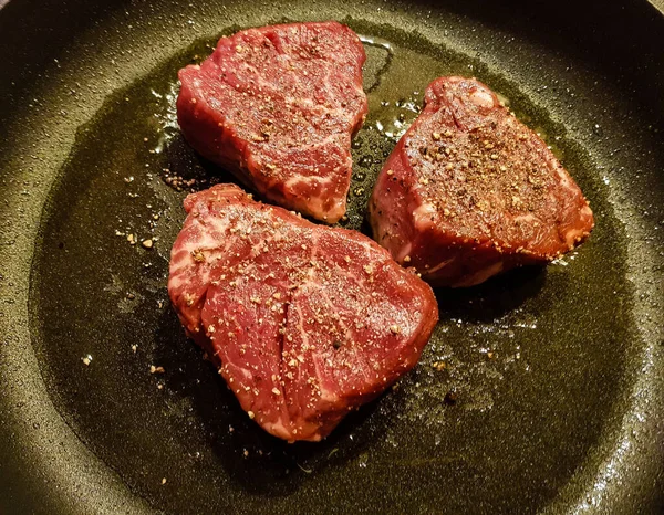 Filet Steak Ziołami Przyprawami — Zdjęcie stockowe