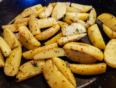 Çiftçiler jambonlu kahvaltı ve kızarmış patates.