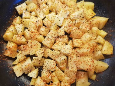 Çiftçiler jambonlu kahvaltı ve kızarmış patates.