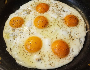 Çiftçiler jambonlu kahvaltı ve kızarmış patates.