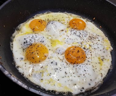 Çiftçiler jambonlu kahvaltı ve kızarmış patates.