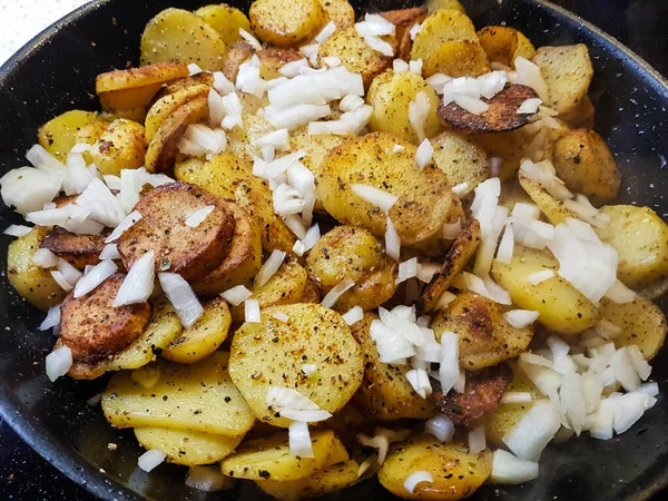 Çiftçiler jambonlu kahvaltı ve kızarmış patates.