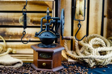 Taze kavrulmuş kahverengi kahve çekirdeği.