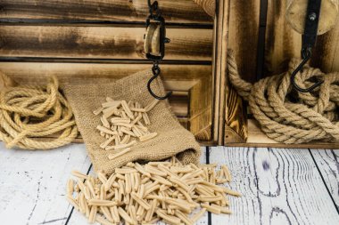 Caserecce Sicilya bölgesinden tipik bir İtalyan makarnasıdır.