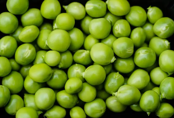 Stack Green Sweet Peas Pisum Sativum — ストック写真