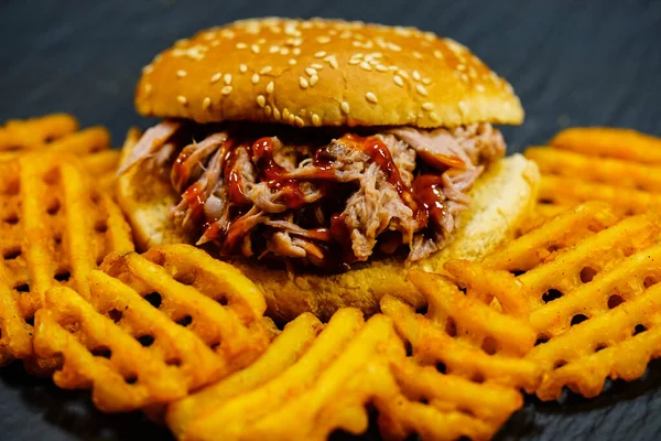 Spicy Pulled Pork Golden Fries —  Fotos de Stock