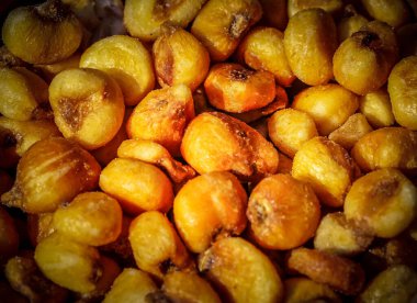 the yellow corn perfect to be fried and salted