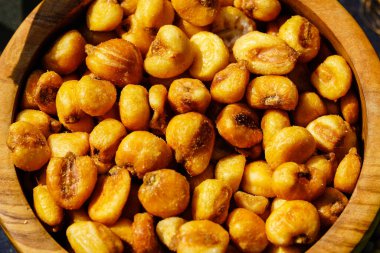 the yellow corn perfect to be fried and salted