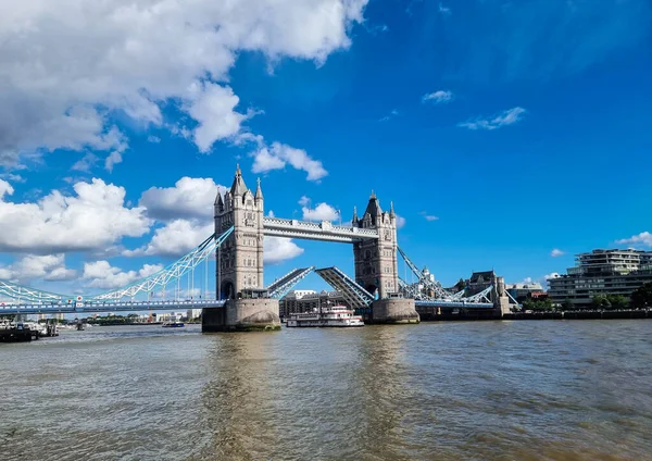 Тауэрском Мосту Лондоне — стоковое фото