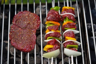 Kömür ızgarasından ızgara et