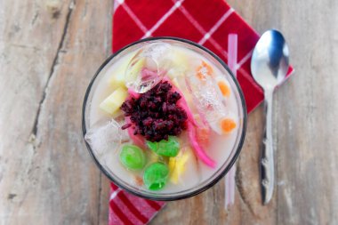 Buzları karıştırın, Endonezya dilinde 