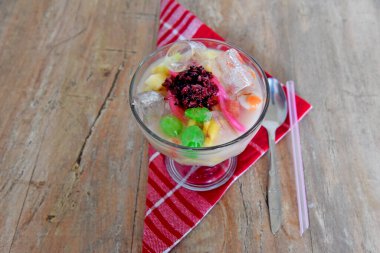 Buzları karıştırın, Endonezya dilinde 