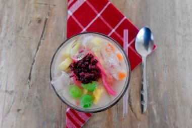 Buzları karıştırın, Endonezya dilinde 