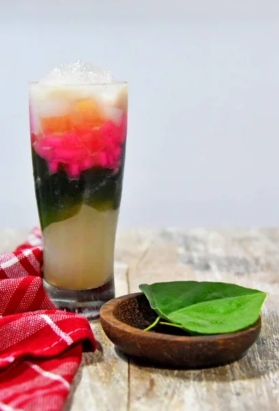 Lokale Balinese Indonesische Dranknamen Daluman Cin Cao Geplaatst Bruine Houten — Stockfoto