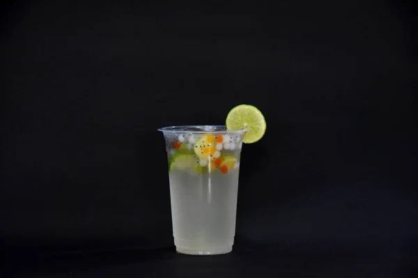 Caipirinha Mocktail Geïsoleerd Kleur Achtergrond — Stockfoto