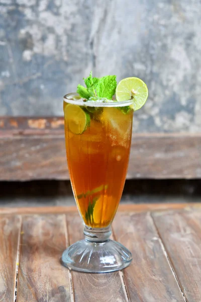 Yerel Endonezya 'nın buzlu çayı 