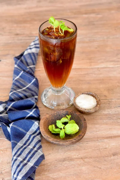 Mint Ice Tea Placed Brown Wooden Table — Stock Photo, Image