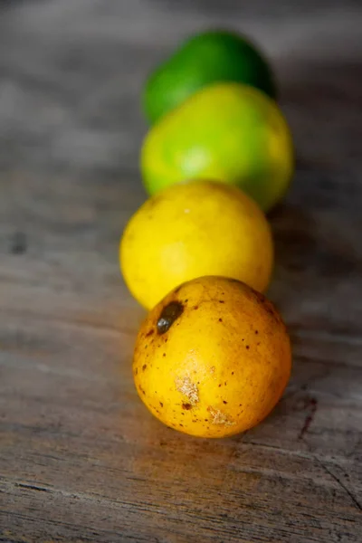 Groups Oranges Fruit Placed Brown Wooden Table — Stock Photo, Image