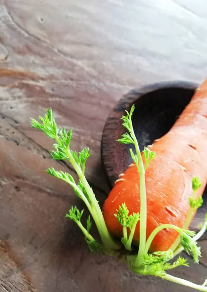Growing Carrots Placed Brown Wooden Background — ストック写真