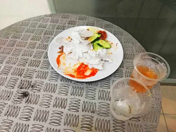 Rest Food Left White Plate Metal Table — Stockfoto