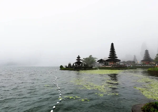 Tabanan Bali Indonésia Junho 2022 Belo Famoso Templo Hindu Ulun — Fotografia de Stock