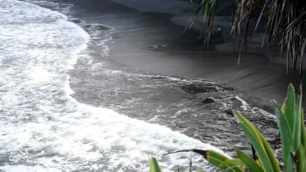 Seascapes South Coast Bali Island Indonesia Rock Formation Black Sand — Stockvideo