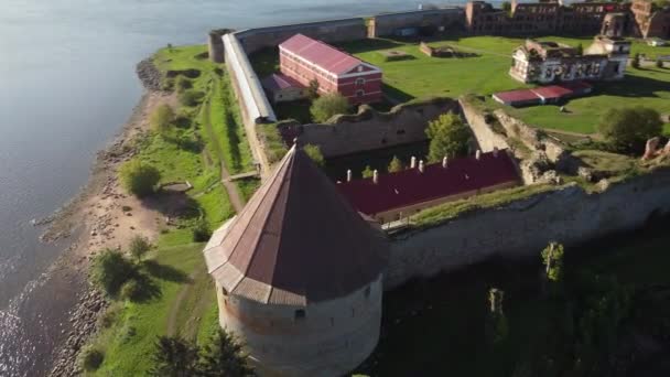 Oreshek Nut 12種類のビデオクリップ ヌート島 ネヴァ川に位置する古代ロシアの要塞の空中ビデオ映像 — ストック動画
