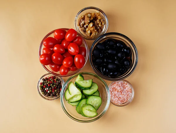 Three Bowls Tomatoes Black Olives Chopped Fresh Cucumbers Colored Peppers — Fotografia de Stock