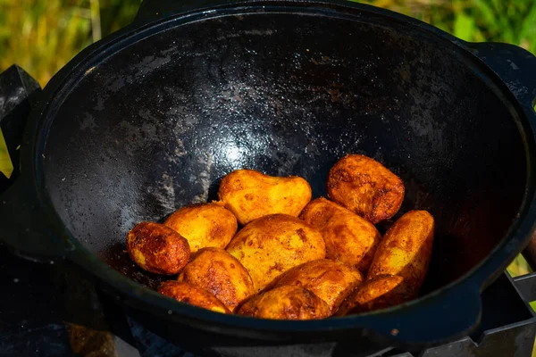 Close Black Cast Iron Cauldron Large Potatoes Fried Oil Spices — 스톡 사진
