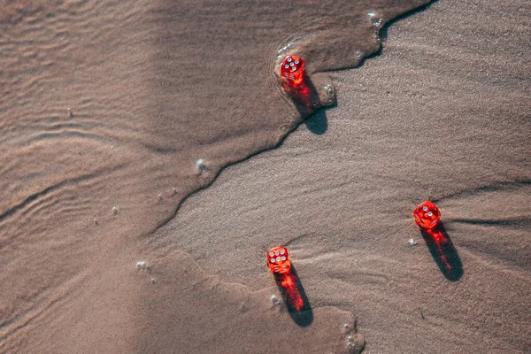 Three Red Dice Lie Sand Shore Water Washes Them Copy —  Fotos de Stock