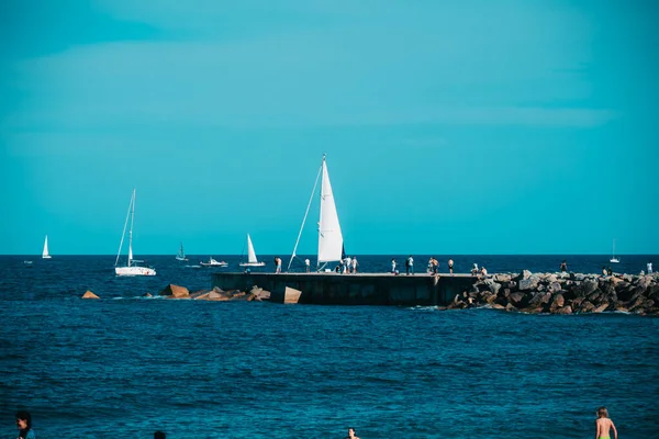 Barcelona Spanje Mei 2022 Uitzicht Het Strand Van Balearen Jachthaven — Stockfoto