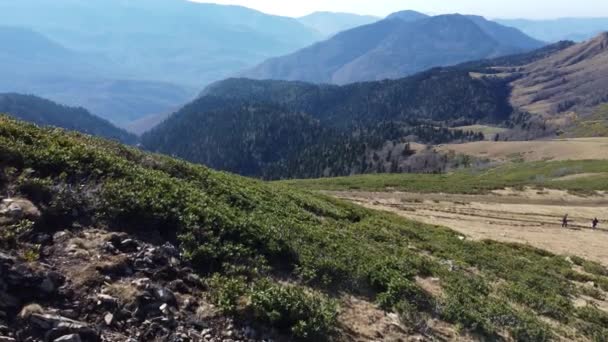 Voando Quadrocopter Sobre Montanhas Com Uma Vista Incrivelmente Bonita Paisagens — Vídeo de Stock