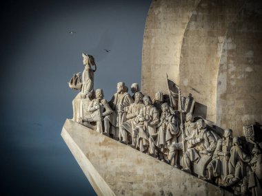 Lizbon 'dan kartpostal: Padrao dos Descobrimentos - Tagus Nehri bankasındaki Keşifler Anıtı