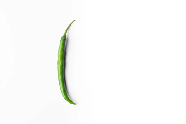 Single Green Chilli Pepper Isolated White Background Copy Space — Stock Photo, Image