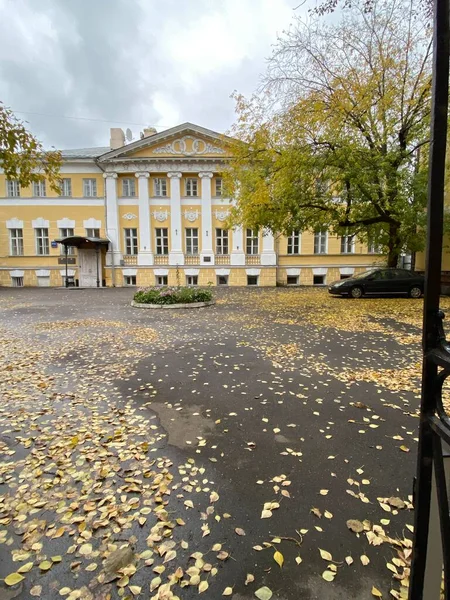 Moskova 'da Bolshaya Ordynka caddesinde Dolgov-Zhemochkin malikanesi