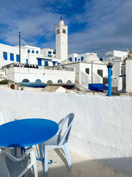 Sidi bou Said, Tunus - 6 Ocak 2022: İmam Evi 'nin çatı manzarası