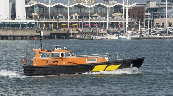 Puerto Portsmouth Inglaterra 2021 Barco Piloto Halmatic Nelson Número Sale — Foto de Stock