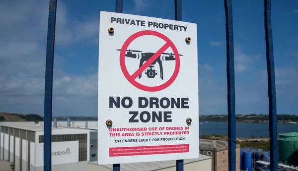 Cornwall England Großbritannien 2021 Kein Drohnenschild Geländer Außerhalb Eines Industriegebiets — Stockfoto