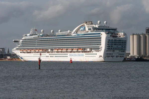 Hafen Von Southampton England Großbritannien Kreuzfahrtschiff Legt Hafen Von Southampton — Stockfoto