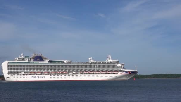 Southampton England 2022 Departing Southampton Port Luxury Cruise Ship Ventura — Stock Video