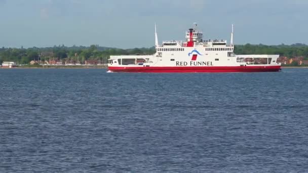 Southampton Water England 2022 Red Funnel Roro Passenger Vehicle Isle — Stock Video
