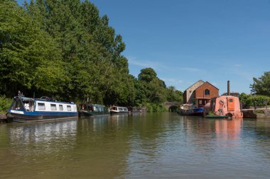 Devizes, Wiltshire, England, UK. 2022. Midstream and turning point, Kennet and Avon canal at Devizes wharf.