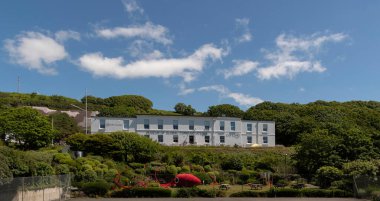 Penzance, Cornwall, İngiltere yakınlarındaki Porthcurno 'da. 2022 yılı. Küresel Haberleşme Müzesi dış görünüş. İlk deniz altı telgrafı burada, Porthcurno 'da, Cornish sahilinde kıyıya geldi..